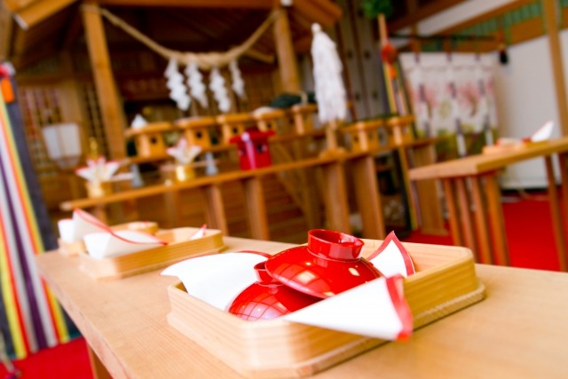 日本酒の酒器の代表格 結婚式やお祭りなど絆を深める仲介役 盃 酒林 Sakebayashi