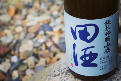 青森の日本酒「田酒」のボトルの画像