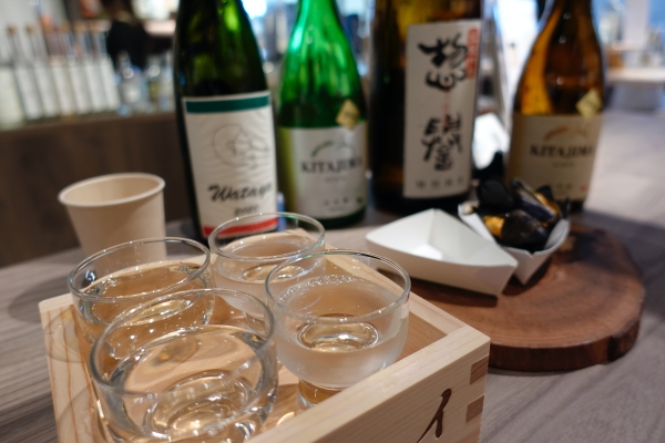 日本酒の飲み比べの画像